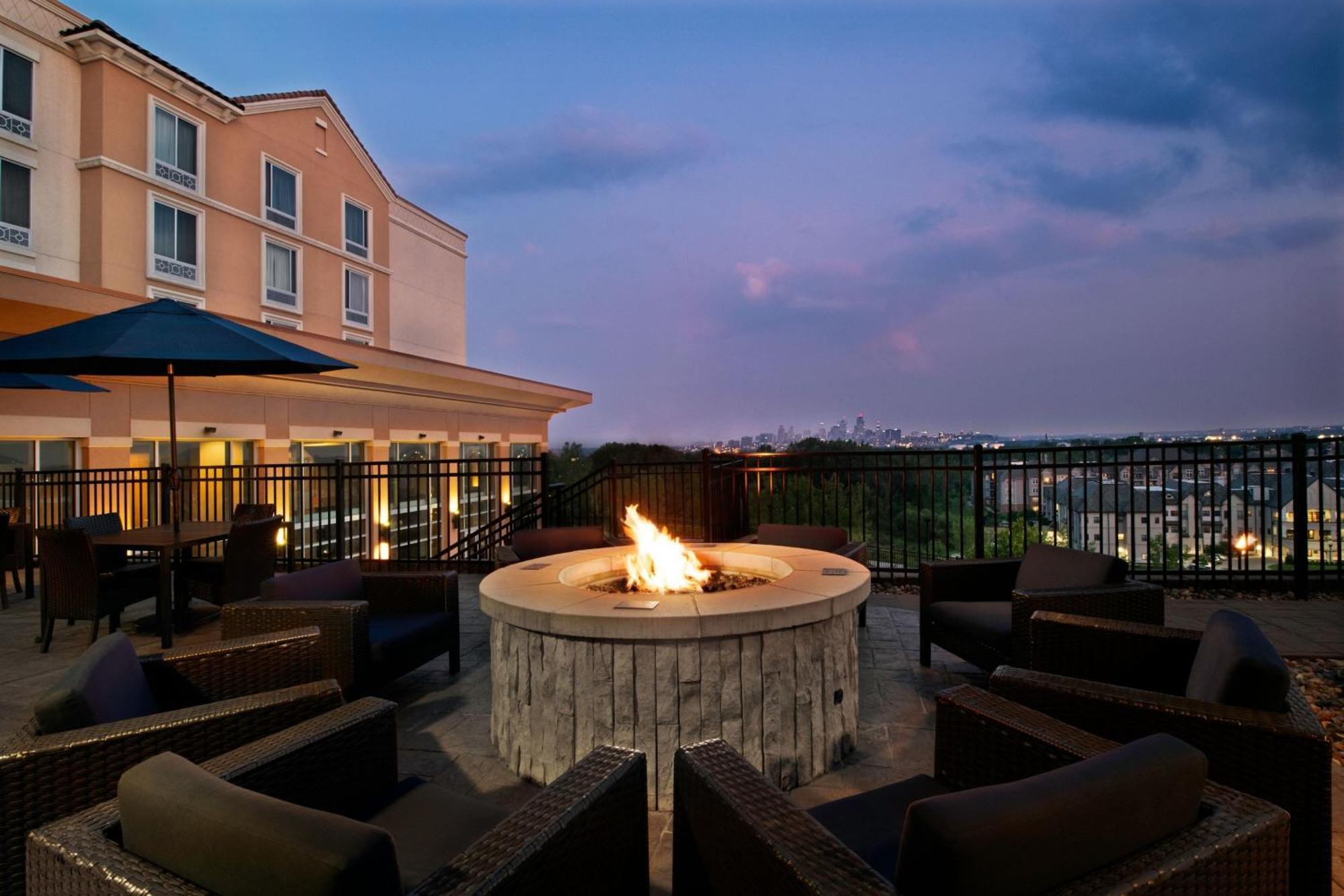 Courtyard Kansas City At Briarcliff Exterior photo