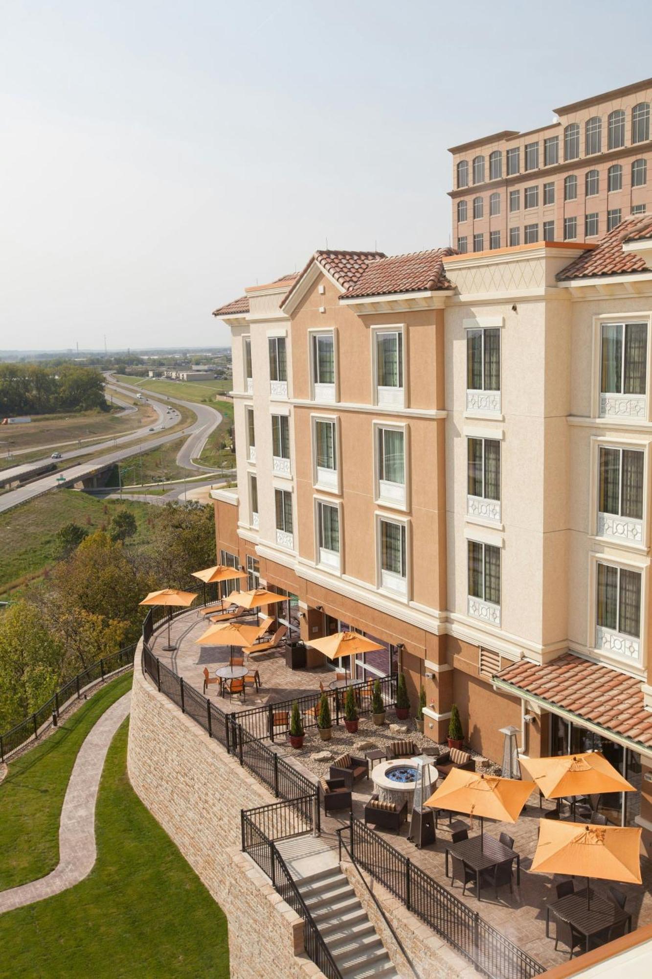Courtyard Kansas City At Briarcliff Exterior photo